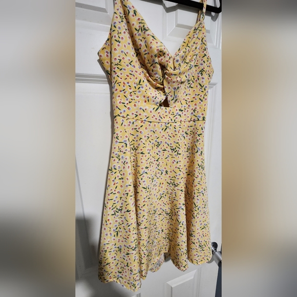 Shein Yellow Floral Mini Sundress with Tie-back and Cutout in Front - Picture 1 of 5